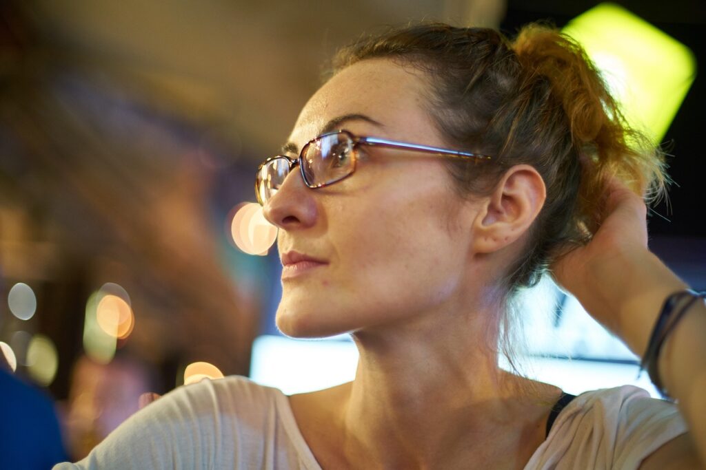 woman, pose, glasses-3727861.jpg